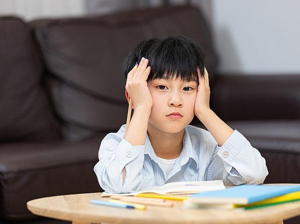 青春期易分心？大脑发育特点解析